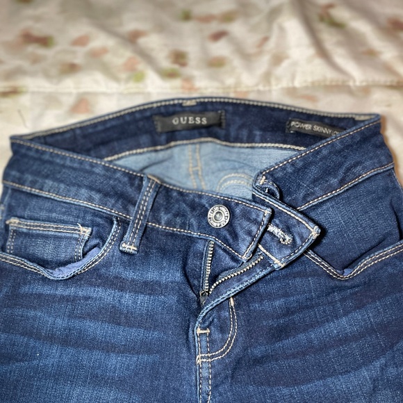GUESS Power Skinny Low Jeans: Kent Wash - Picture 3 of 3